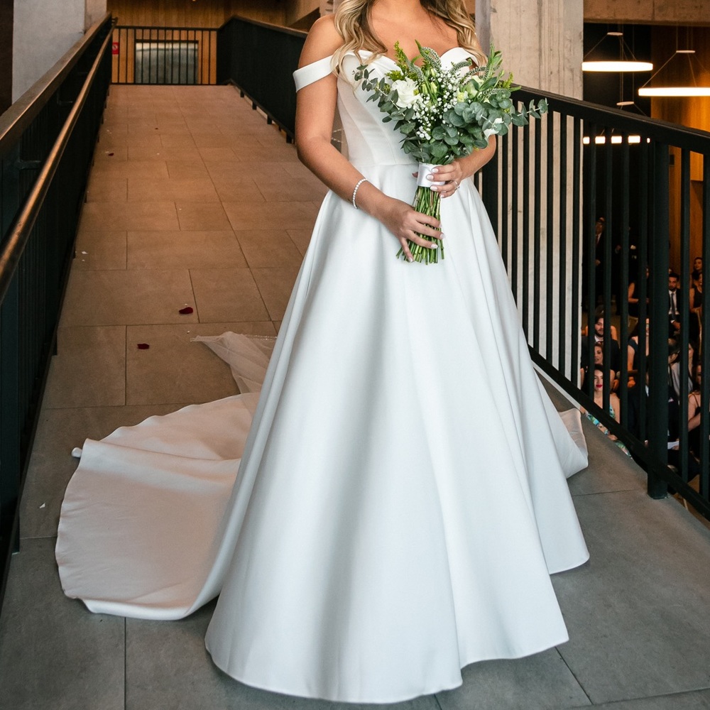 Wedding dress size 6